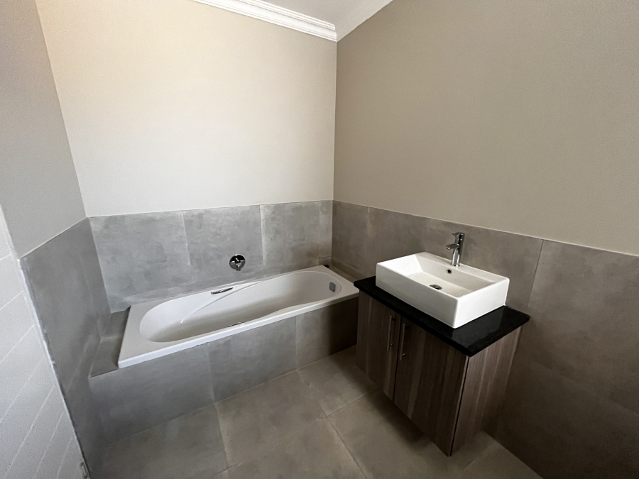 3 Bedroom Property for Sale in Van Der Hoff Park North West